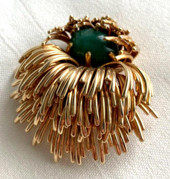 Vintage C1960 Christian Dior gold tone retro brooch pin jade green stone