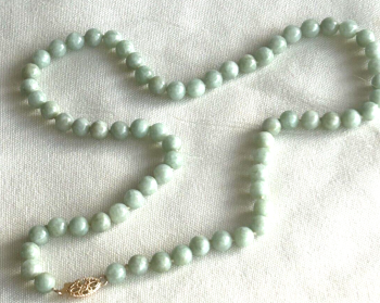 14 kt clasp jade bead beads beaded necklace
