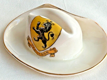 Antique WW1 crested china Australian soldier slouch hat Clevedon crest