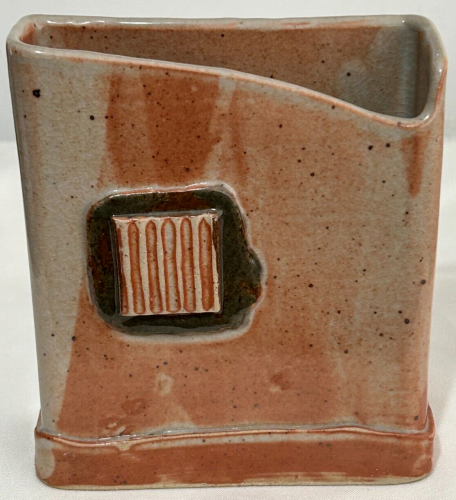 A studio pottery Plaque plate tile signed Francoise Dufayard