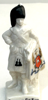 Antique WW1 crested china Scottish soldier " Scotland for Ever " Perth crest