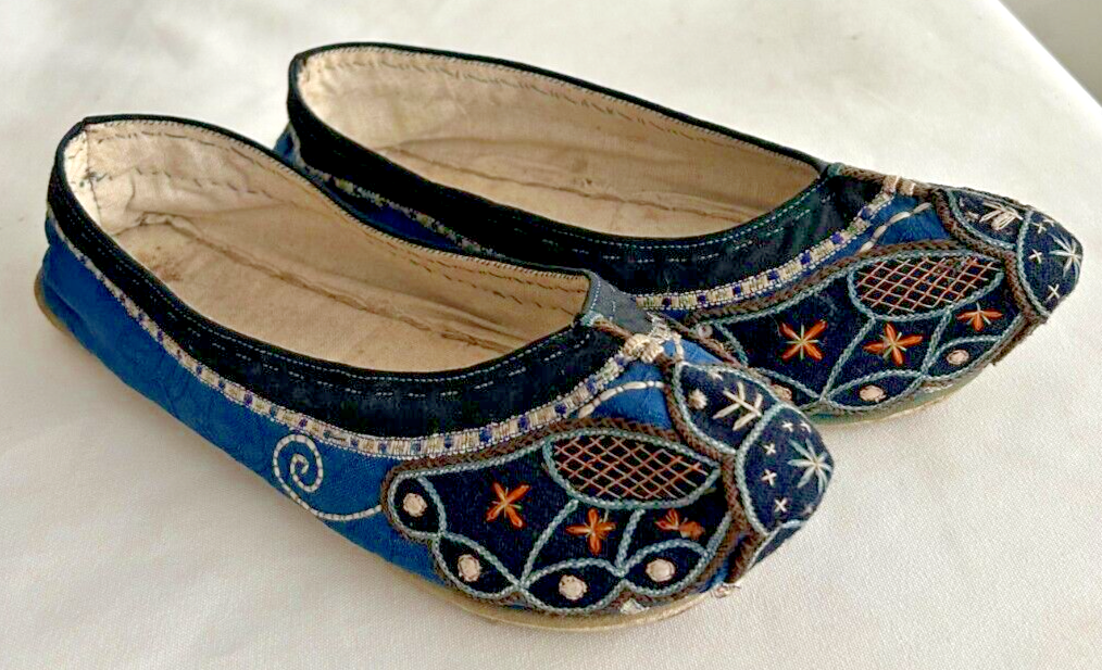 A pair of antique Chinese Lotus Bound Foot feet Shoes Embroidered Silk slip