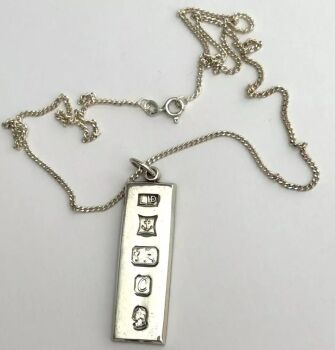 Vintage sterling silver bar ingot pendant and chain hallmarked 1977