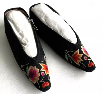 Antique Bound foot feet early 20th Century embroidered Chinese Lotus Shoes