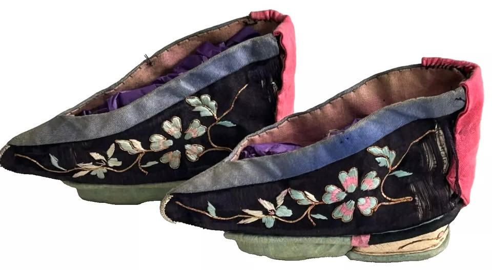 Antique bound foot feet Chinese shoes embroidered lotus slippers