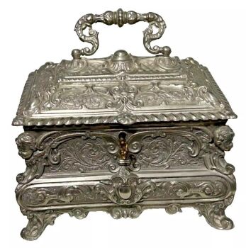 antique style Vintage pewter silver tone jewellery casket cherubs with key Italy