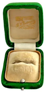 Antique green velvet jewellery display box ring push button A W Boatmans Grays