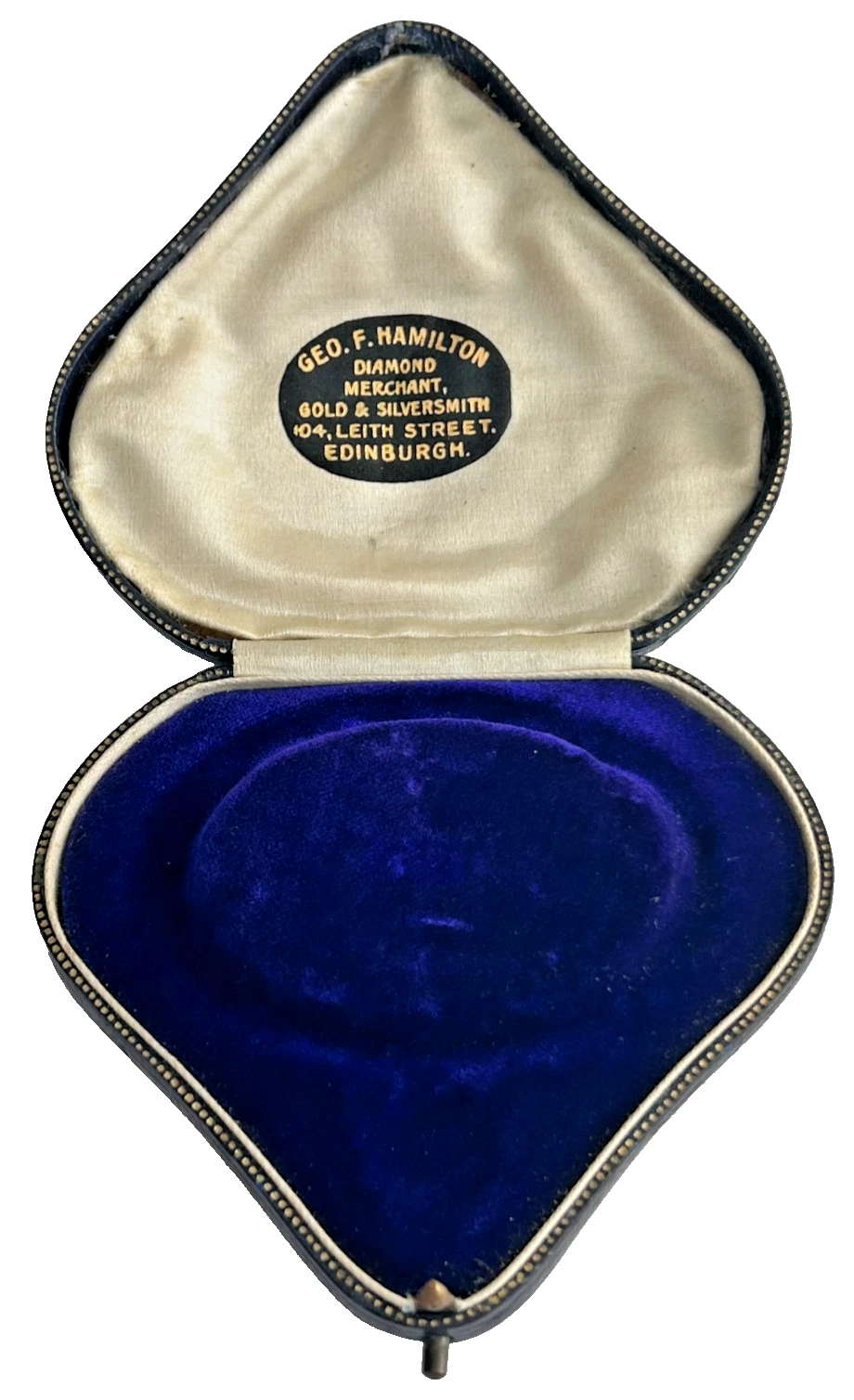 Antique jewellery display box heart shaped midnight blue velvet bracelet lo