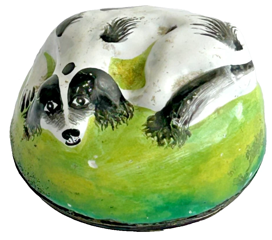 18th Century Bilston enamel bonbonniere box spaniel dog