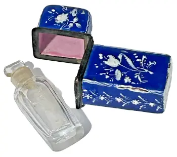 Antique 18th century Staffordshire Bilston enamel perfume scent bottle