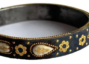 Antique early steel Toledo Damascene hinged bracelet 18ct gold and agate inlay