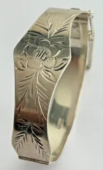 Vintage sterling silver bangle bracelet hallmarked 1975 engraved