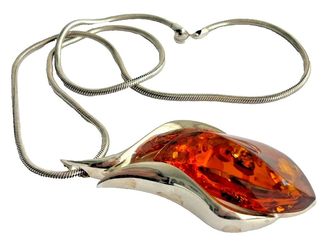A Sterling silver large piece Baltic Amber 925 pendant necklace