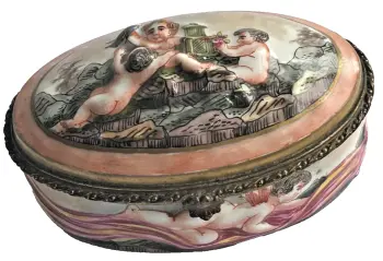 Antique Capodimonte small trinket box cherubs