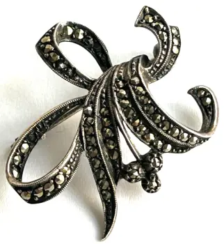 Vintage sterling silver Marcasite retro brooch pin