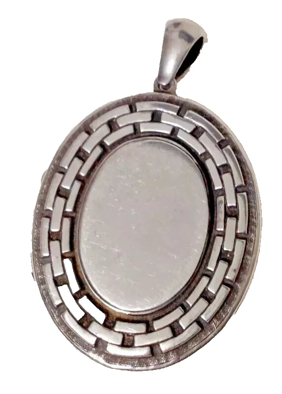 Antique Victorian sterling silver locket chain design