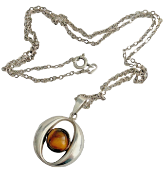 Vintage 1975 vintage sterling silver chain tigers eye pendent Necklace