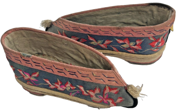 A Antique pair of Chinese Embroidered bound foot feet lotus shoes Qing dynasty