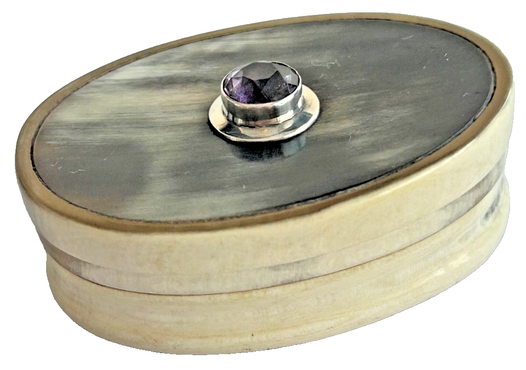 A Antique Victorian Horn sterling silver Amethyst snuff box