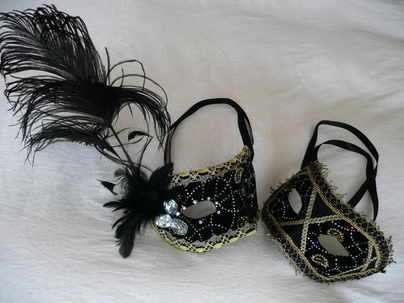 count and countess matching venetian masks