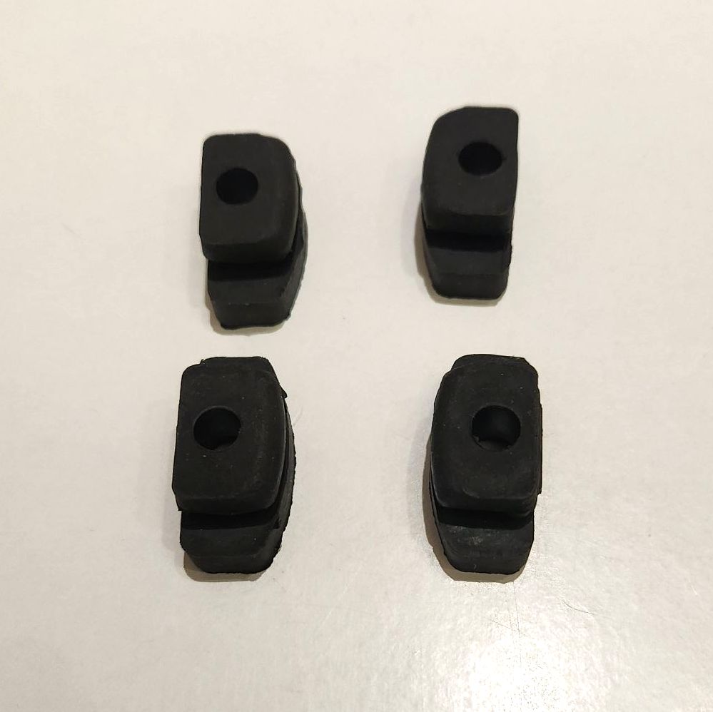 CUSHION, SPEEDO & TACHO MOUNT RUBBER - GT250 X7, GT200 X5, SP400, SP370 (USED)