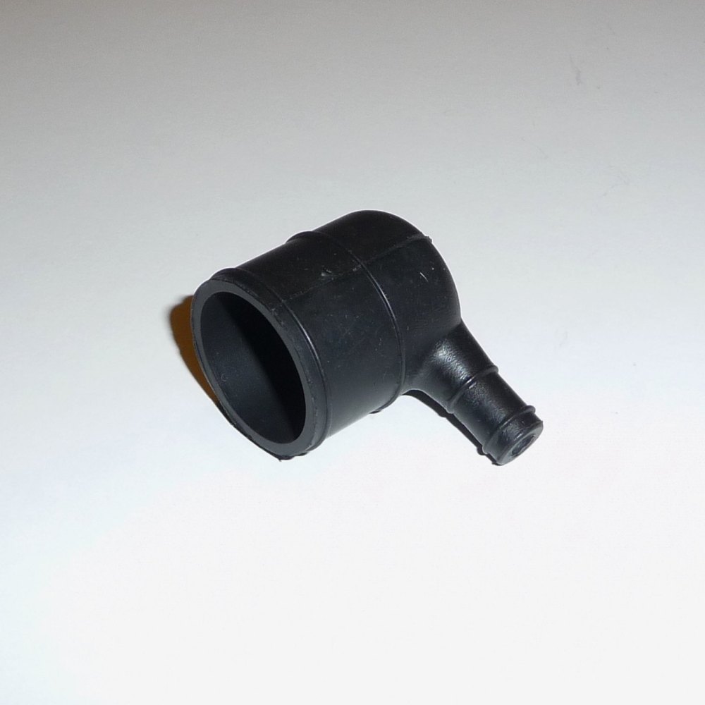 BODY, OIL TANK OUTLET - RG500