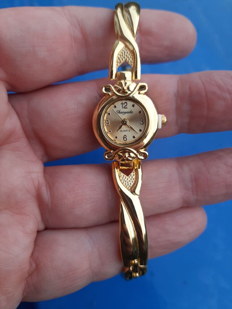 Lovely Gold Watch Design 3