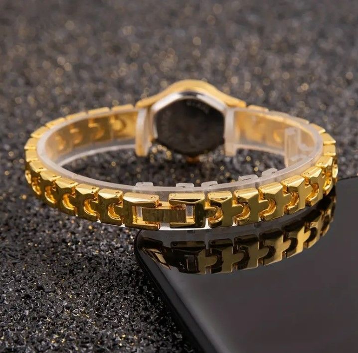 GoldWatchDesign5_03