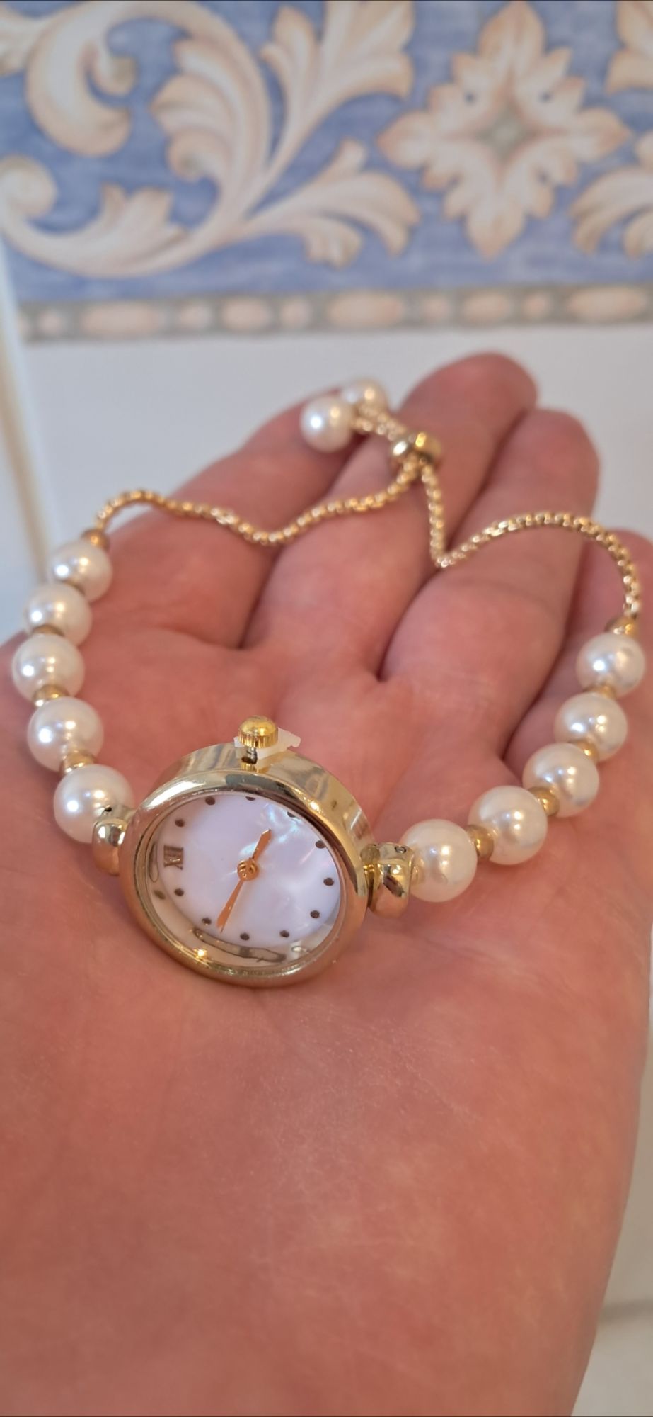 Elegant Watch with Grey Beaded strap