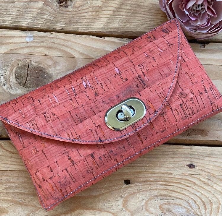 Beige Pink Leather Hand Woven Zippered Wallet, Clutch Purse Zipper Phone  Case Money Bag Phone Case Purse Handbag the Chloe Wallet Clutch - Etsy