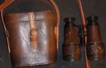 BINOCULAR CASE