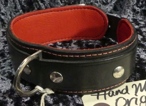 RED TOP STITCHED COLLAR