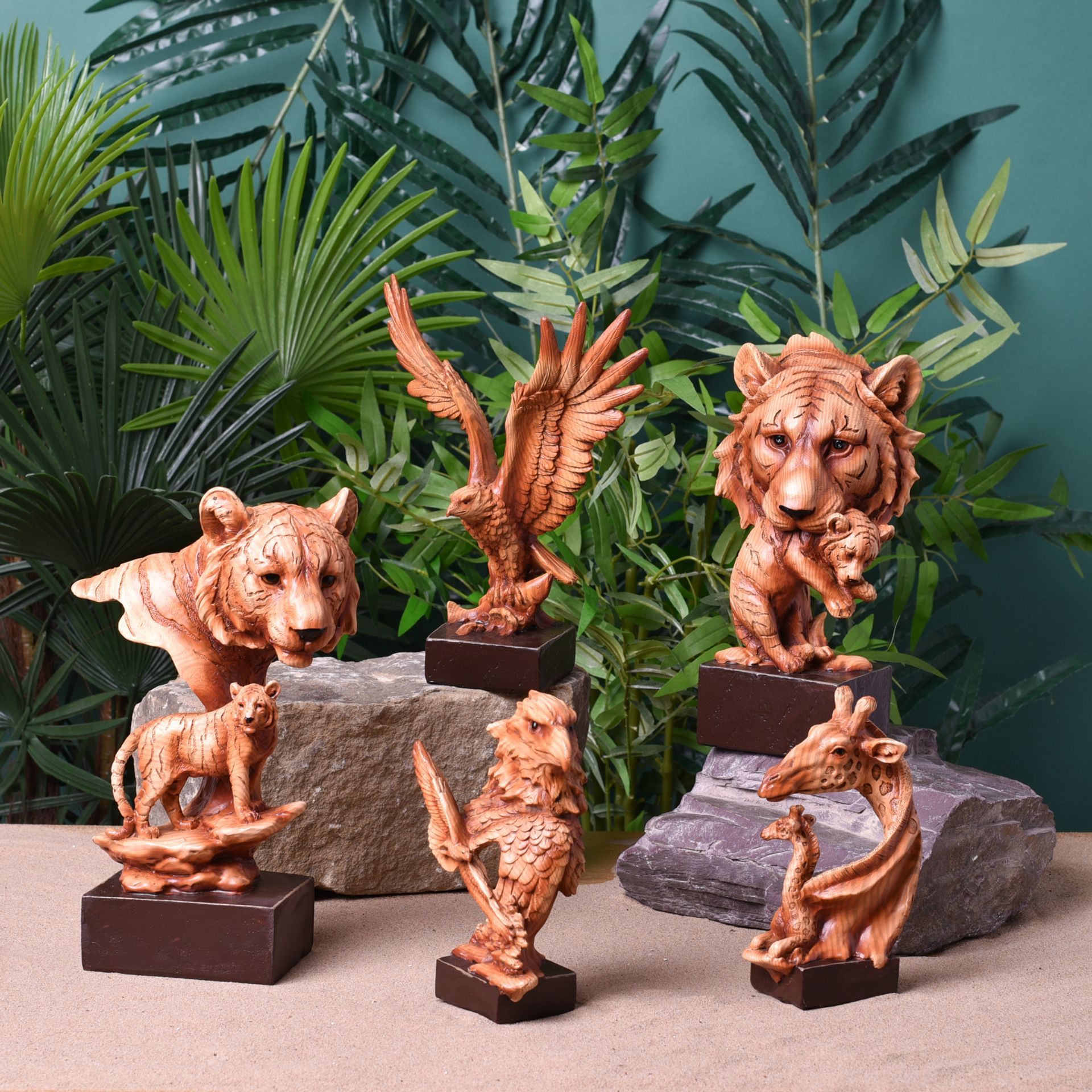 Naturecraft Figurine