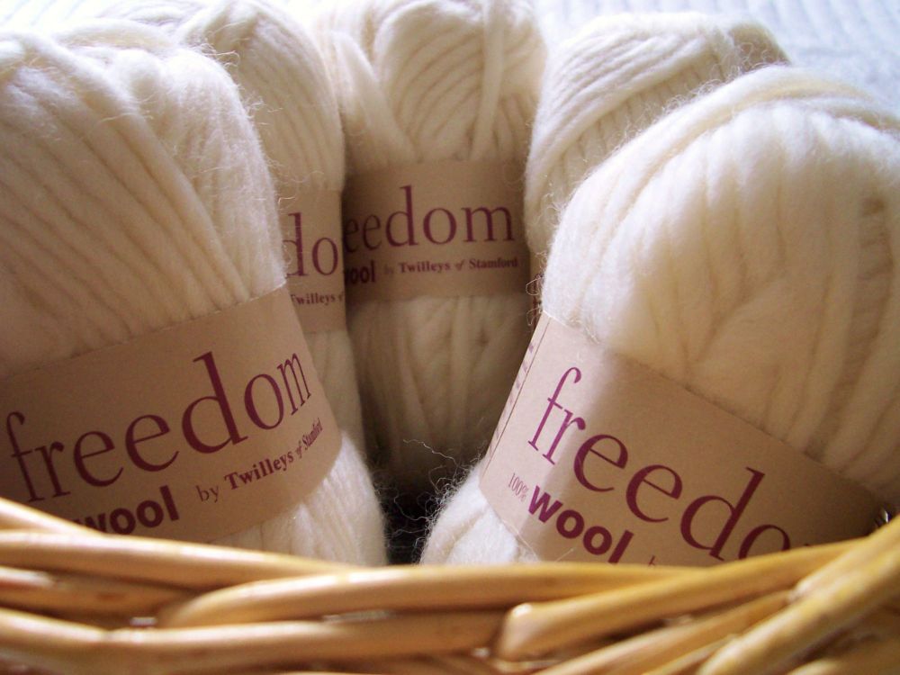 Twilleys Freedom Chunky Knitting Wool Cream Shade 401