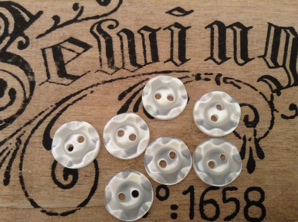 White Flower Buttons, Set of 10 x 14mm