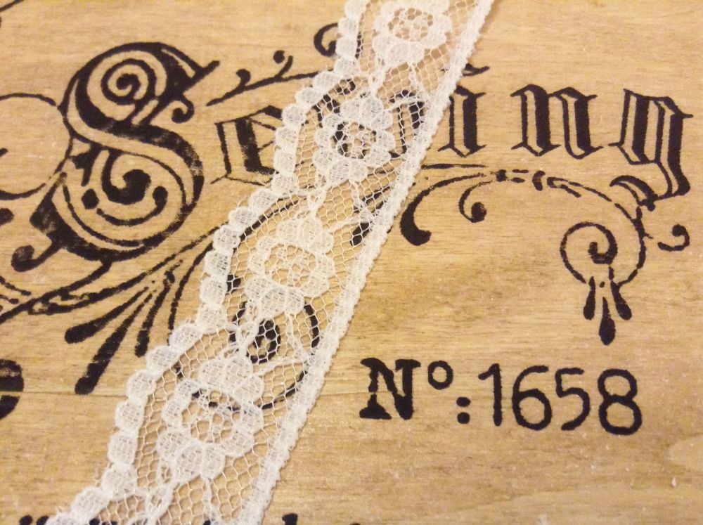White Lace With Scalloped Edge - 25mm Wide Dovecraft