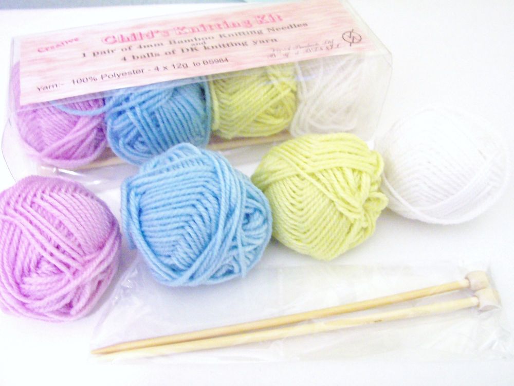 Creative Knitting Kit Needles & 4 Balls of Wool