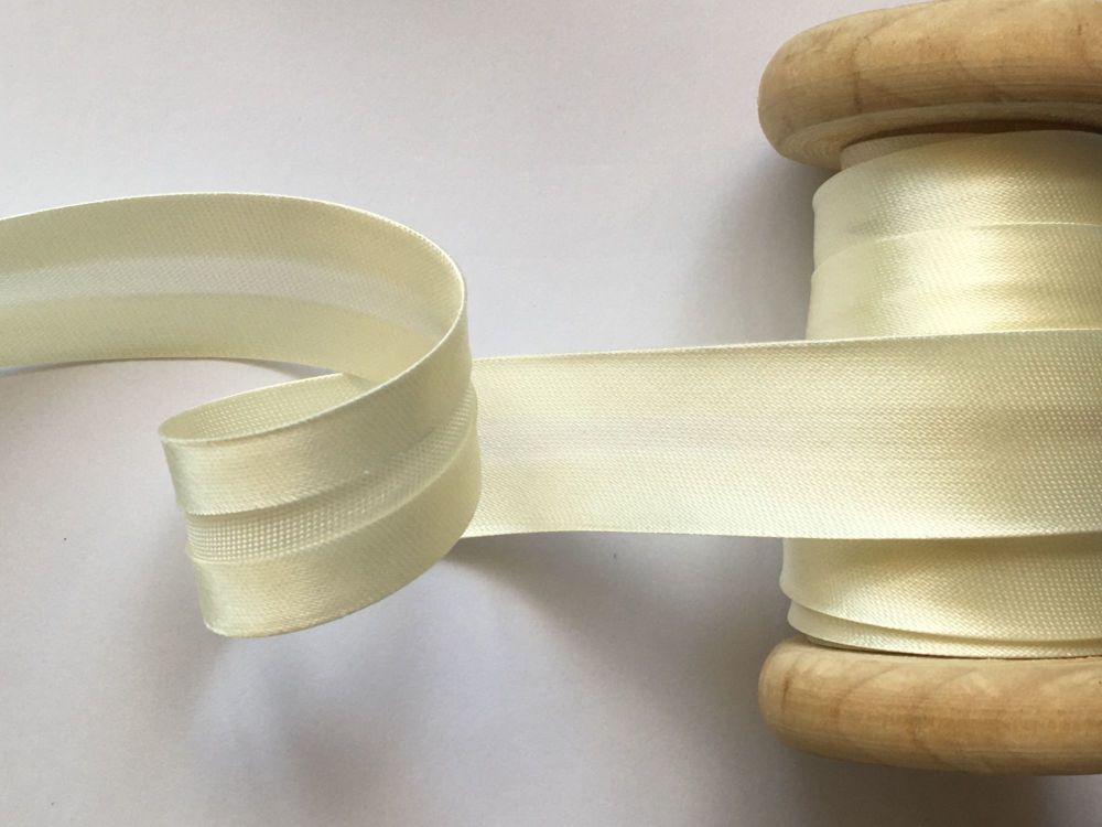 Satin Bias Binding Tape 25 metre Reel - Ivory Cream