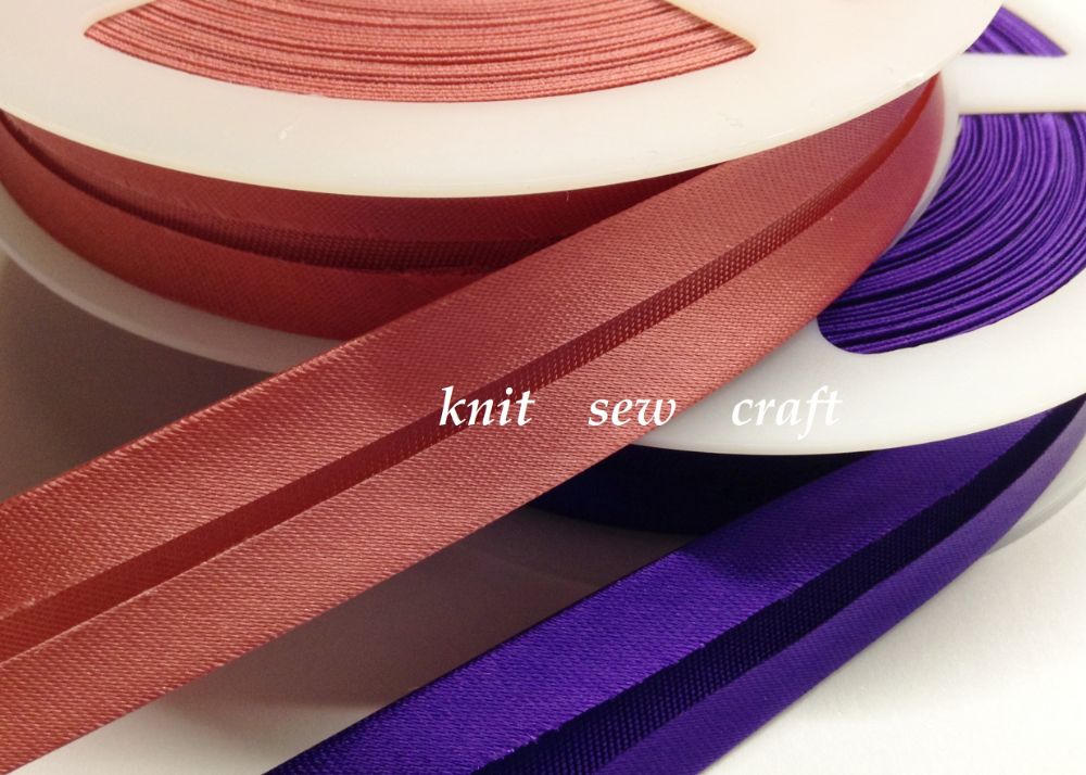 KRAFTZ/® Satin Bias Binding Tape 15MM x 25M Black for Sewing Bunting and Craft
