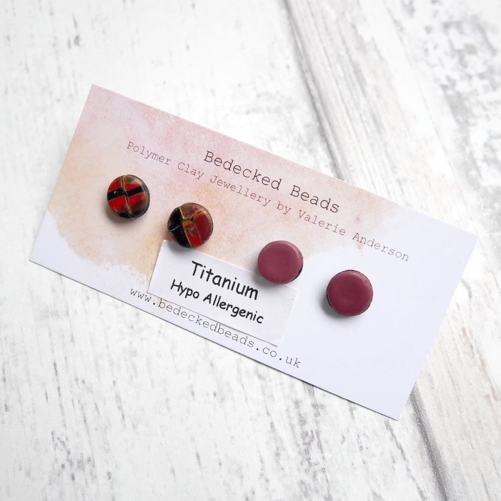 Two Pairs Stud Earrings, Red Gold and Maroon