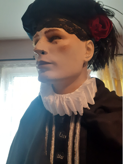 Elizabethan Tudor multi-way wear Ruff in satin and lace