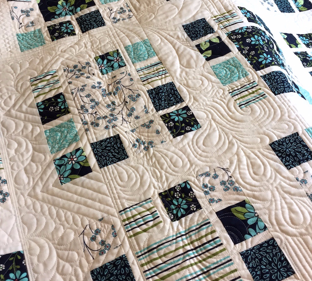 Mosaic Garden Quilt in Wildflower