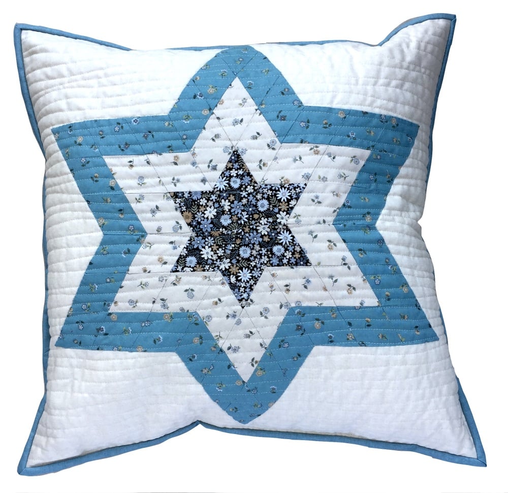 <!-- 001 -->Diamond Star Cushion Kit in Blue Bloom - English Paper-Piecing