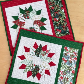 Christmas Wreath Table Mats Kit in Yuletide
