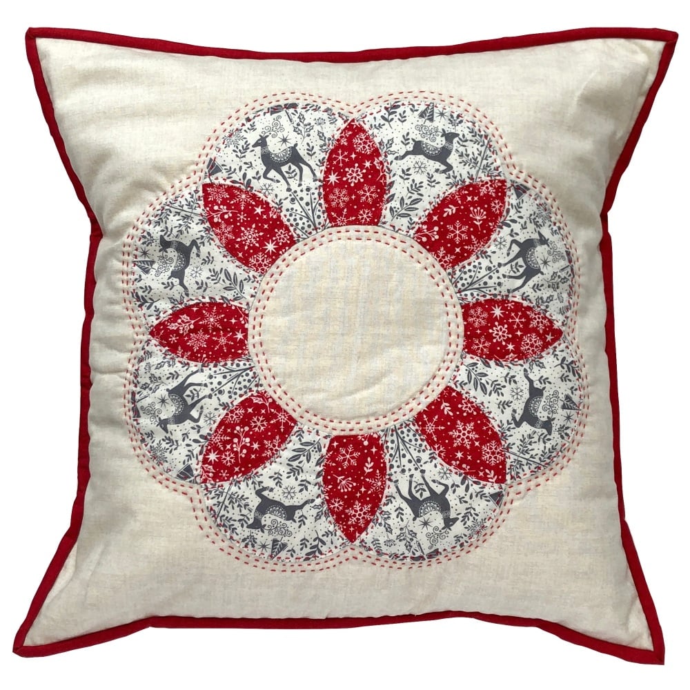 <!-- 001 -->Curved EPP Flower Cushion Kit in Christmas Scandi Grey - Englis