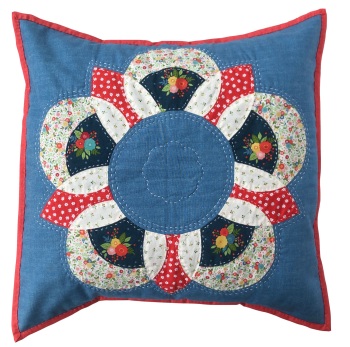 Sunburst Flower Cushion Kit in Amelia - Curved English Paper-piecing Kit