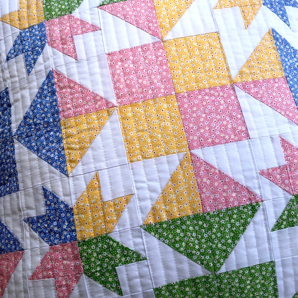 Exploding Star Cushion Kit in Vintage Florals - machine sewing (FPP)