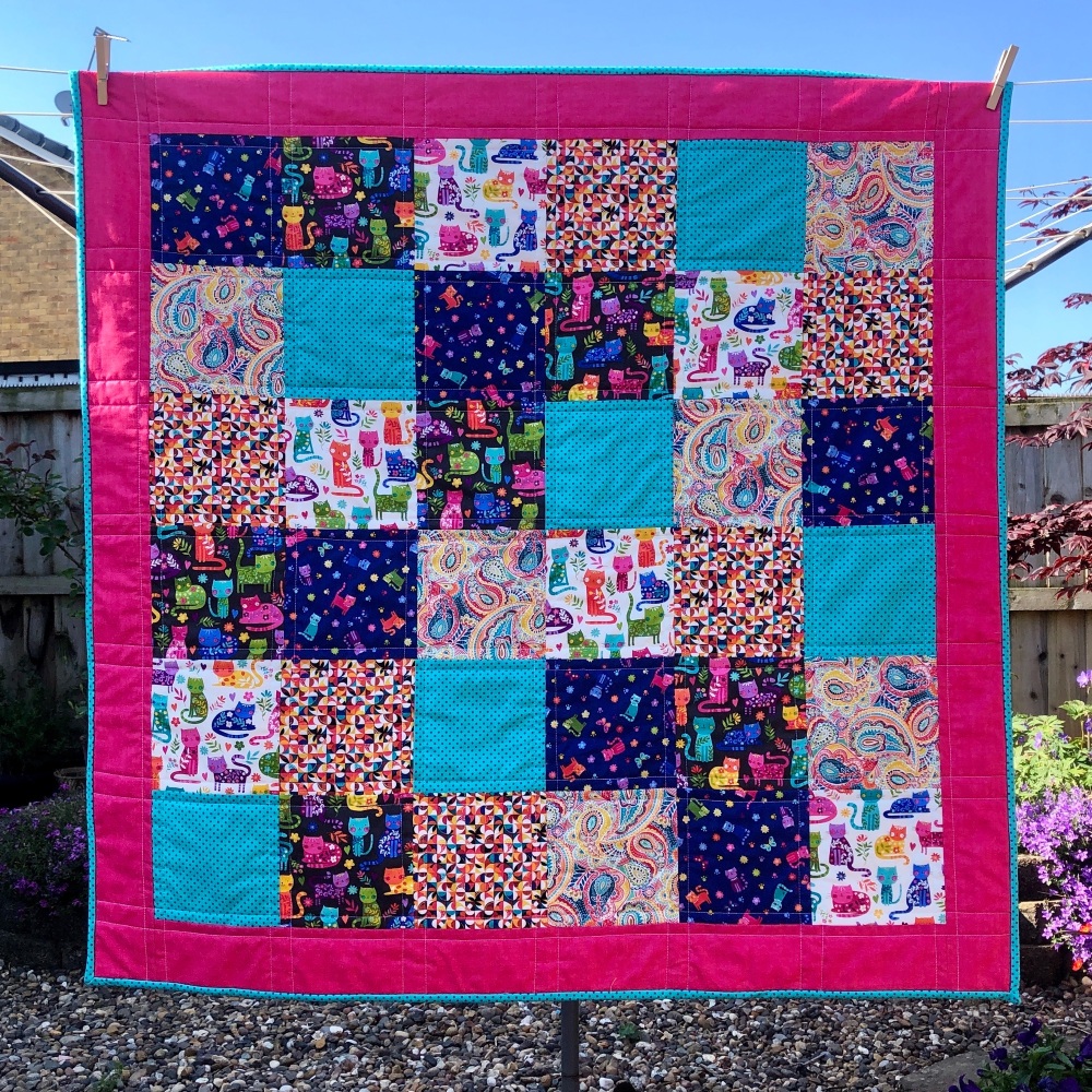 <!-- 001 -->Quick & Easy Quilt Kit in Cool Cats - Beginner's Quilt Kit, Eas