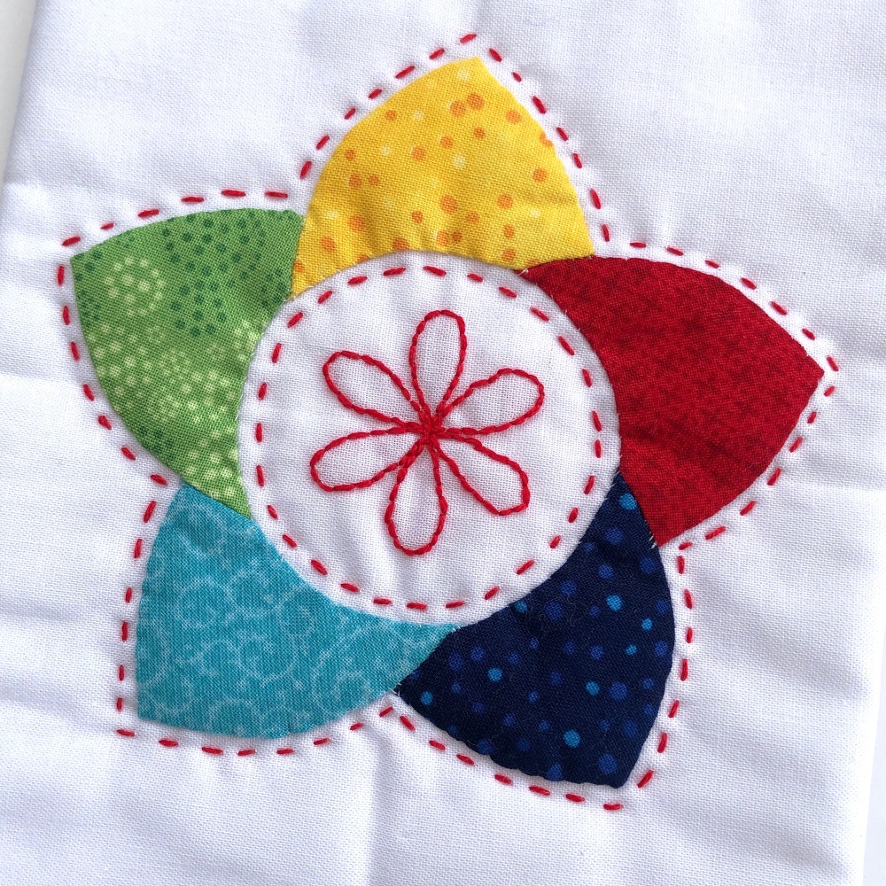 Pretty Petals Mini Quilt Kit in Rainbow