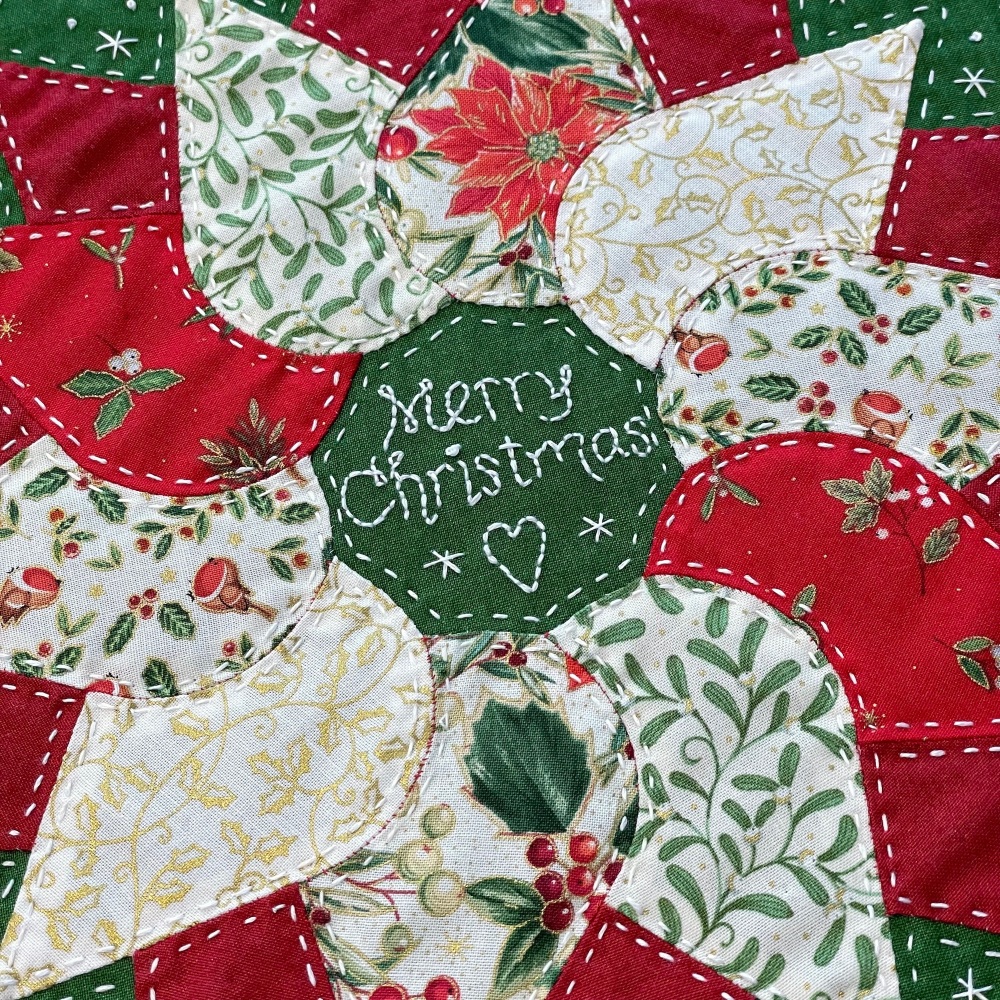Christmas Wreath Hoop Art Kit in Traditional - Curved English Paper-piecing Kit - 12"